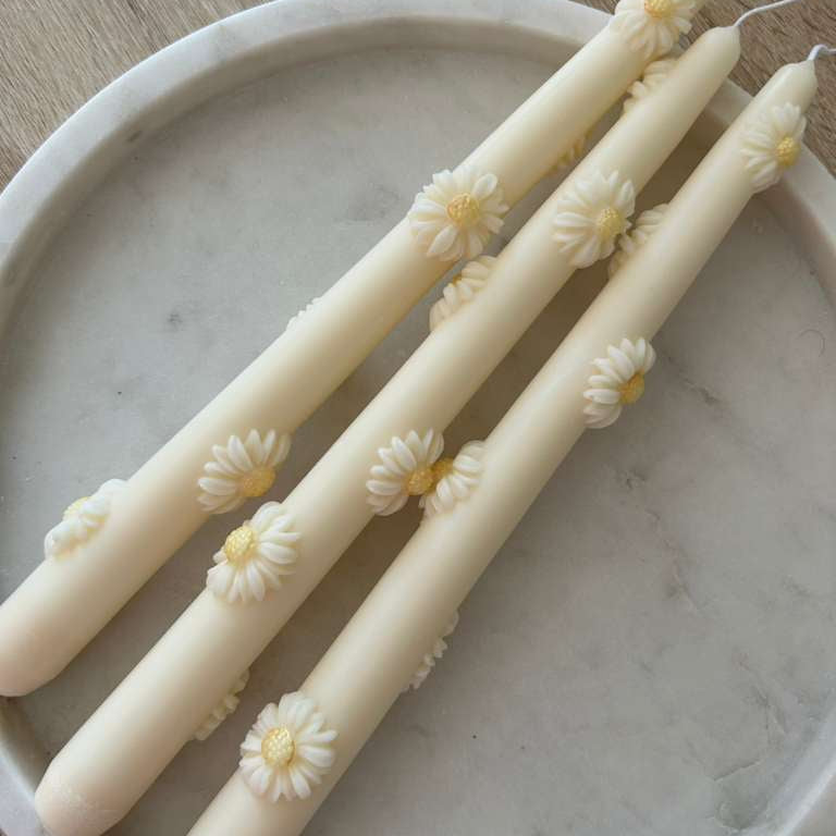 Daisy Pillars